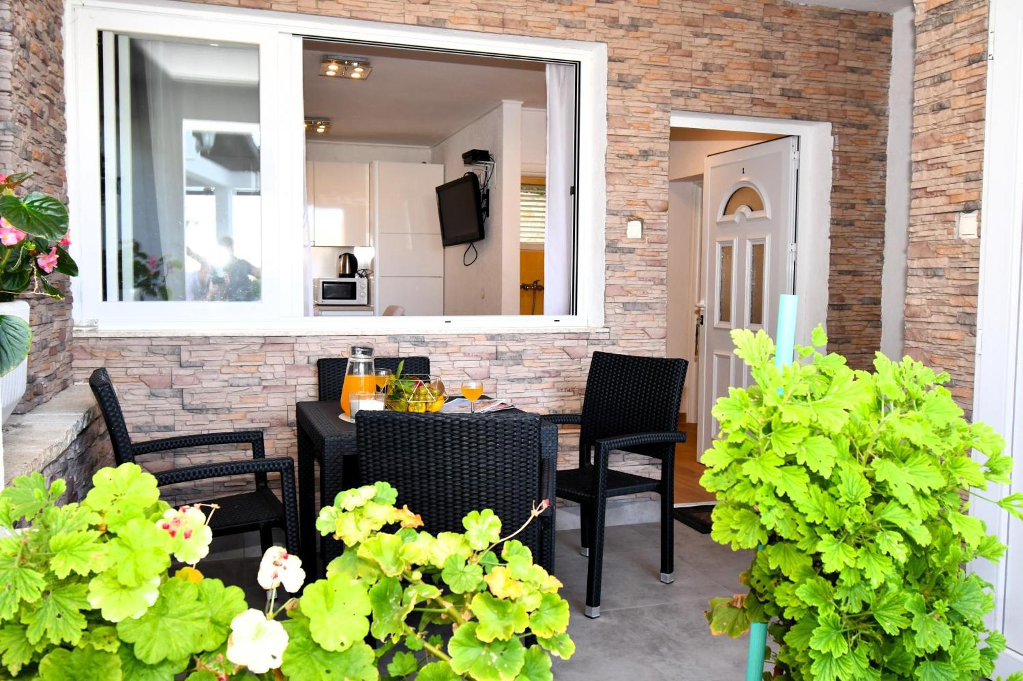Sandra -Lopar Exterior photo