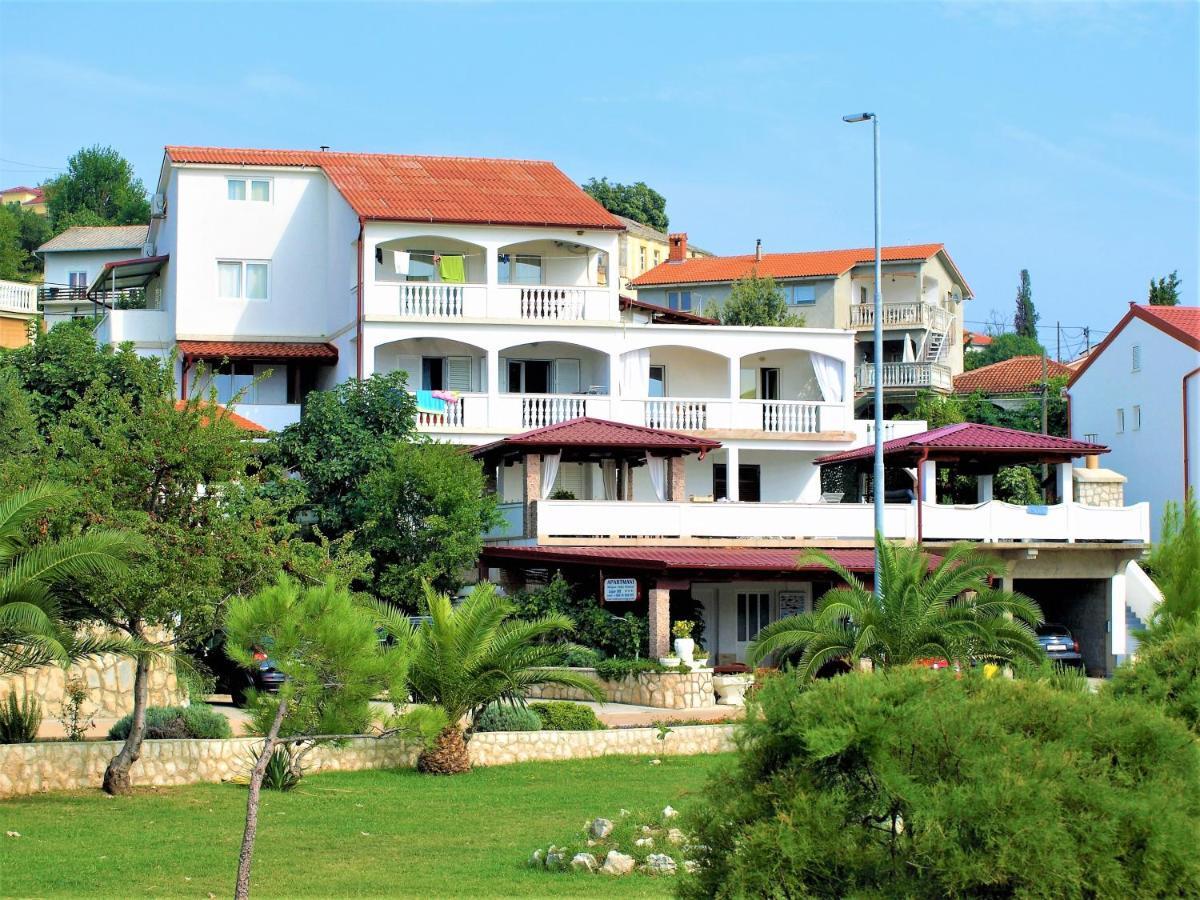 Sandra -Lopar Exterior photo